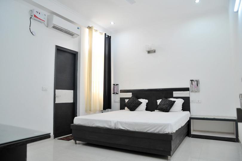 גורגאון Aura Suites מראה חיצוני תמונה