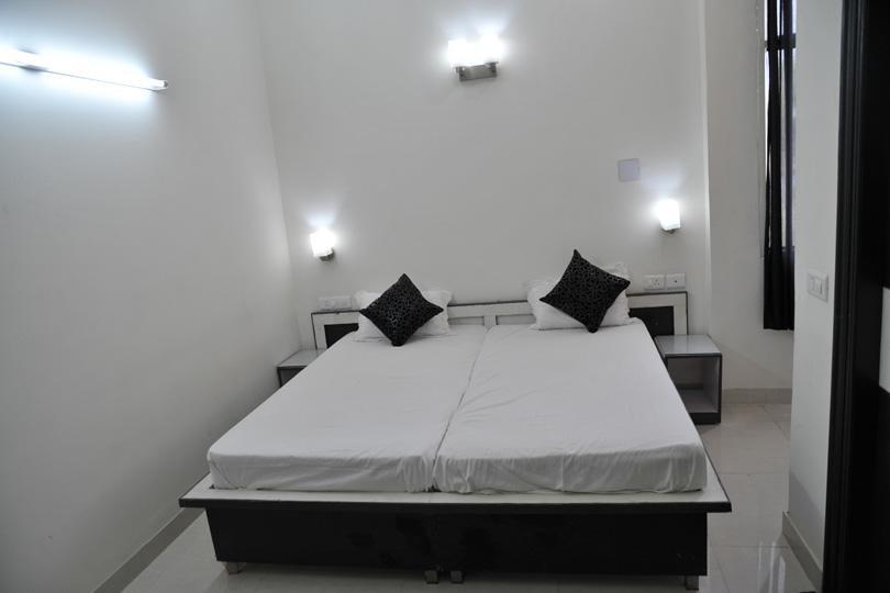 גורגאון Aura Suites מראה חיצוני תמונה